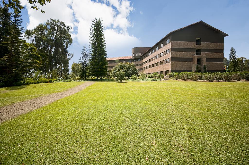 Movich Hotel Las Lomas Rionegro Ngoại thất bức ảnh The main building of the University of Gävle