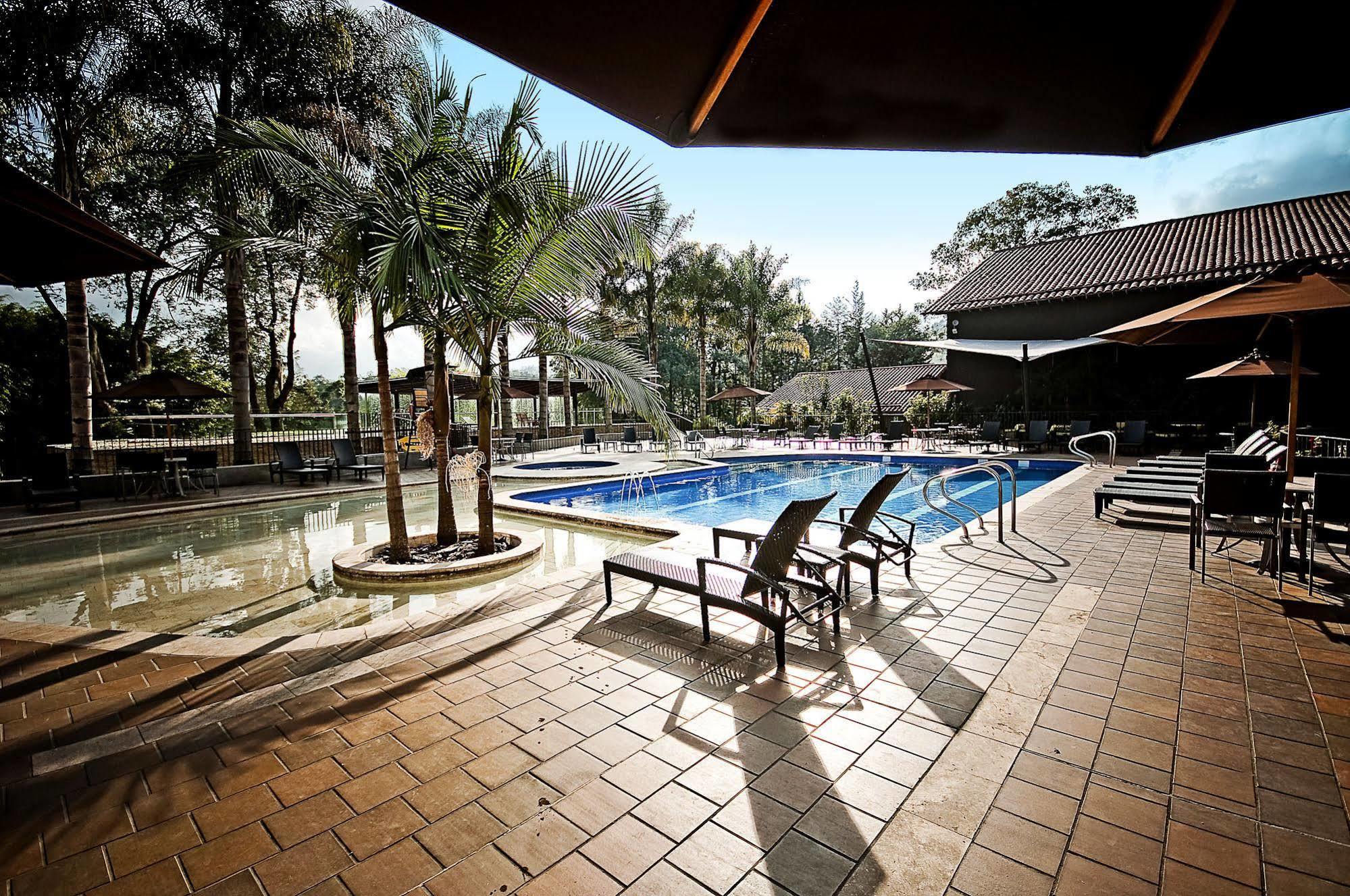 Movich Hotel Las Lomas Rionegro Ngoại thất bức ảnh The swimming pool at the resort