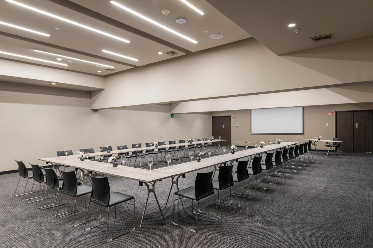 Movich Hotel Las Lomas Rionegro Ngoại thất bức ảnh The conference room